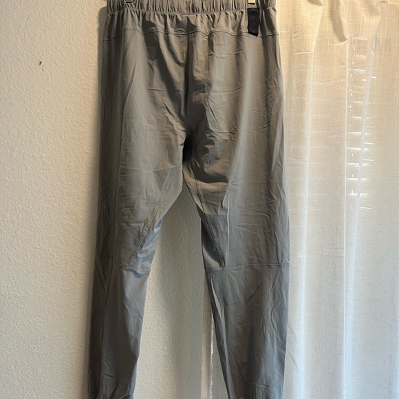 Fabletics Mens Joggers - Picture 5 of 5